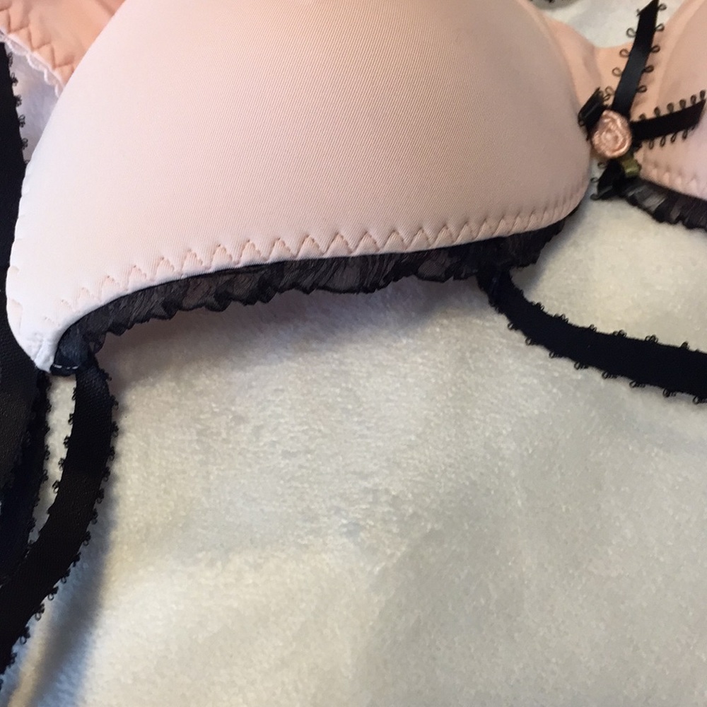 Pink bra - Picture 6 of 6